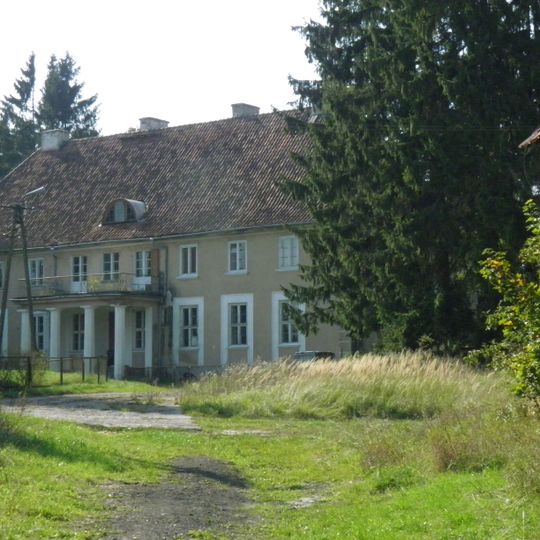 Zespół dworski i folwarczny