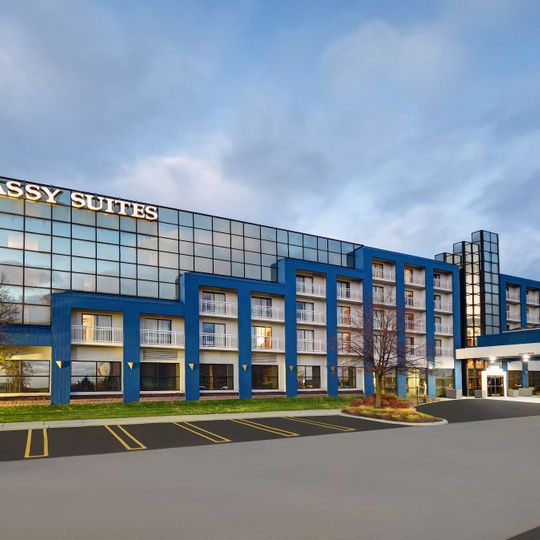 Embassy Suites by Hilton Detroit Livonia Novi