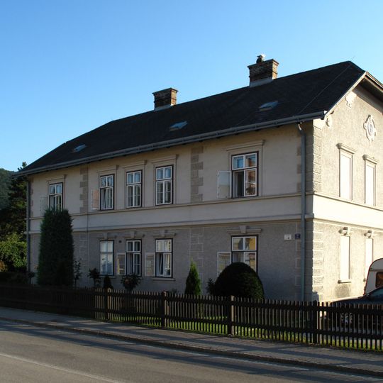 Workers' house, Hainfelder Strasse 15