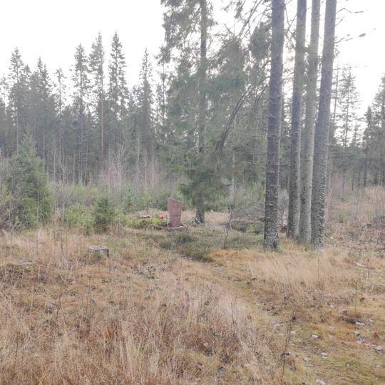 Братская могила советских воинов