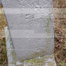 Kříž u hřbitova ve Vroutku