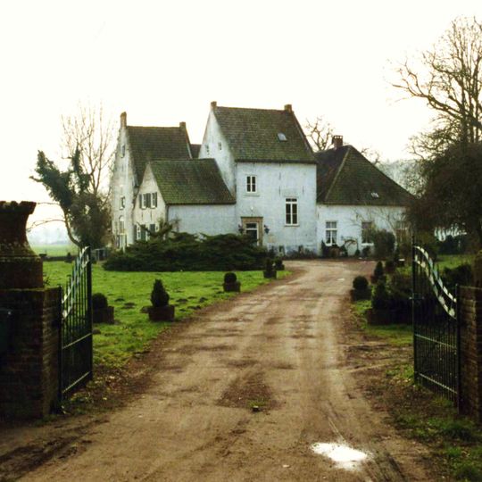 Zwanenburg: hekpijlers