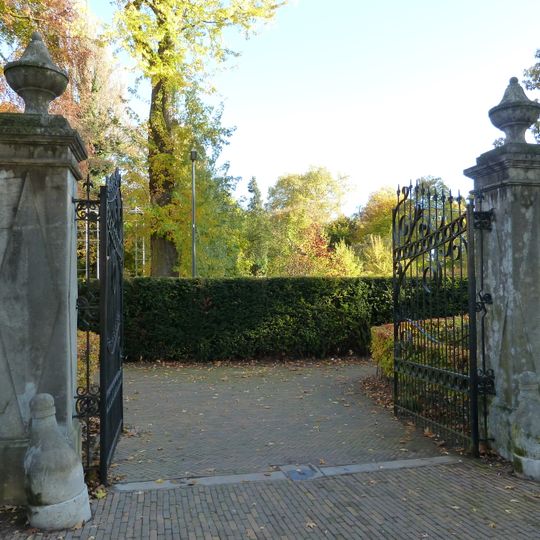 U-shaped canal, fence pillars and wall in Proosdijpark