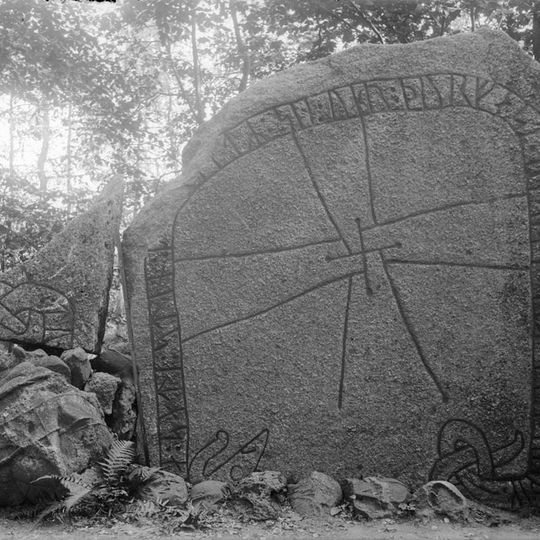Östergötland Runic Inscription 77