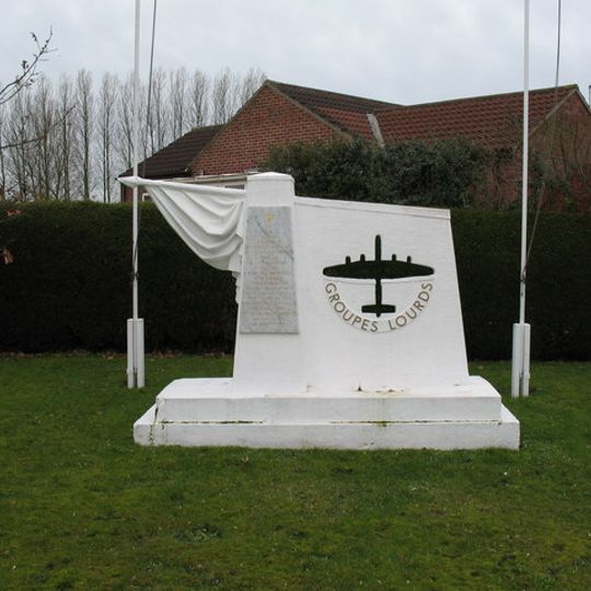 Groups Lourds Francais Memorial, Elvington, North Yorkshire