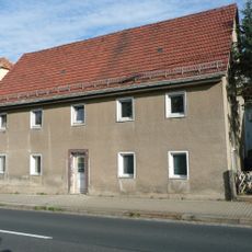 Wohnhaus in offener Bebauung Großenhainer Straße 40
