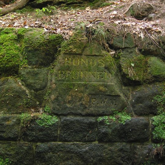 Ritterstein 166 "Hundsbrunnen"