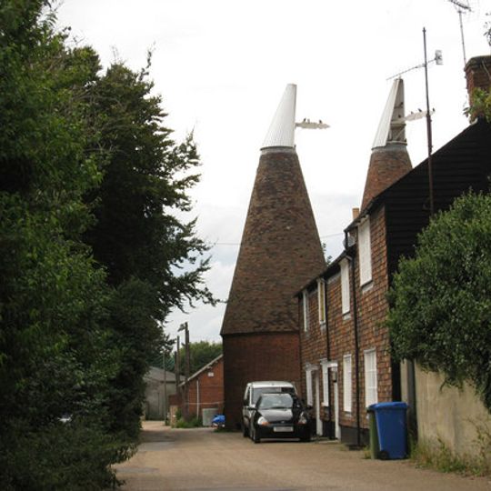 Oasts At Macknade Farm To West Of Macknade Farm Cottages