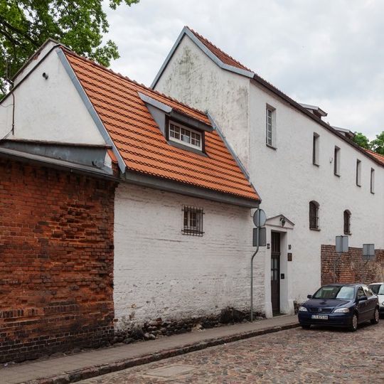 Podmurna 10/12, Podmurna 10 w Toruniu