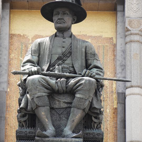 Rama I Monument at Memorial Bridge