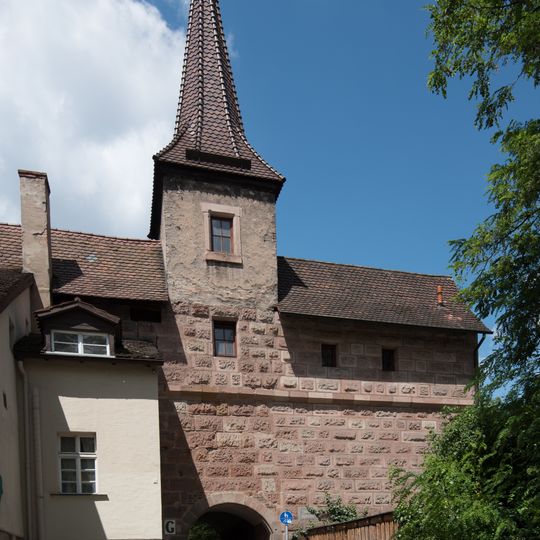 Sogenanntes Hallertor, mit Torturm Grünes G