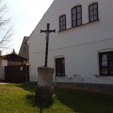 Kříž ve Stašově u silnice na Kočvary