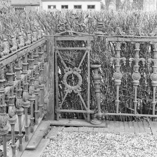 Hervormde kerk, hekwerk om kerkhof