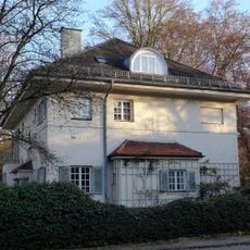 Karl-Singer-Straße 5