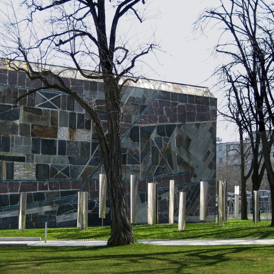 Edelstahl-Säulenwald