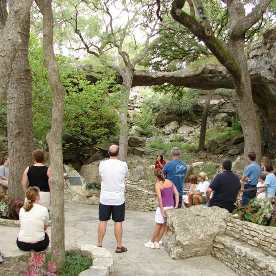 Natural Bridge Caverns