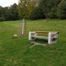 Replika Plečnikovy lavičky v Malenisku