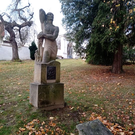 Socha na místě bývalého hrobu Josefa Němce v Táboře