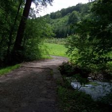 Můstek přes Šárecký potok jihozápadně od Vizerky
