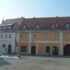 Wohnhaus in geschlossener Bebauung August-Bebel-Platz 13