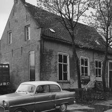 Hoofdstraat 2, 's-Gravenmoer