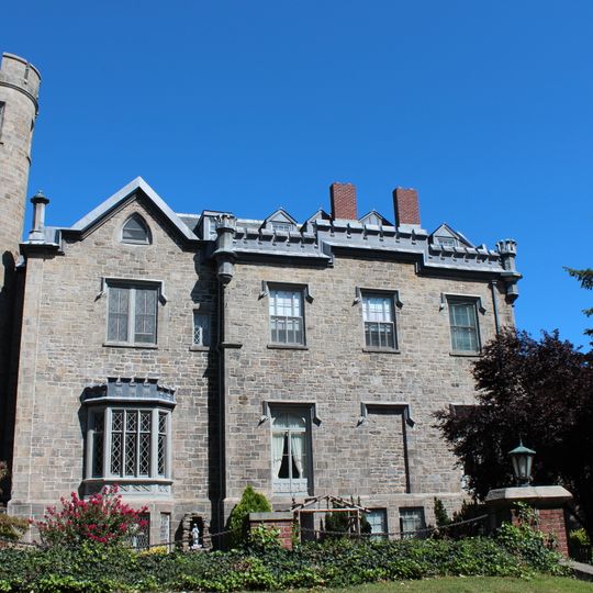 Leland Castle
