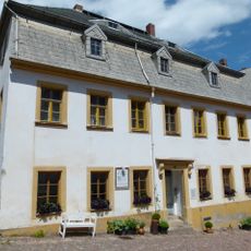 Wohnhaus in geschlossener Bebauung Schloßstraße 2