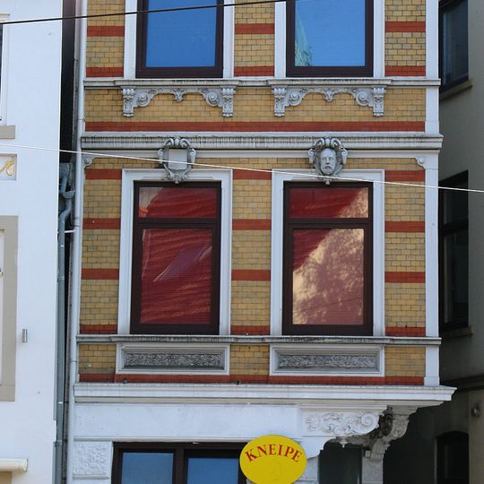 Wohnhaus Violenstraße 9