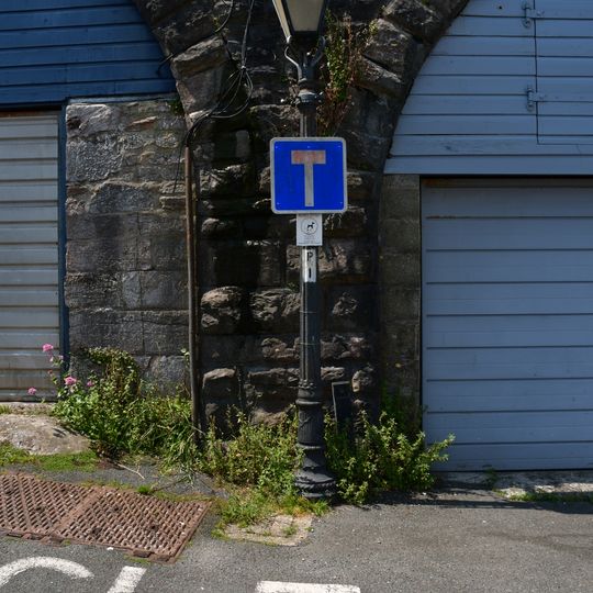 Lamp Post Approximately 0.4 Metres To East Of The Newcomen Road Embankment