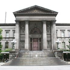 Osaka Prefectural Nakanoshima Library