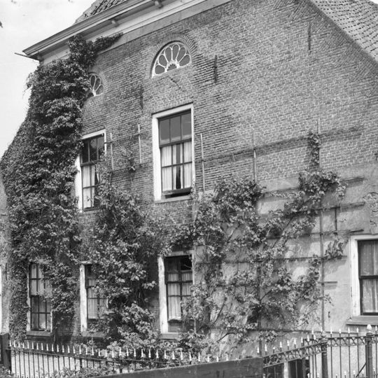 Burgemeester van der Minnelaan 5, Geervliet