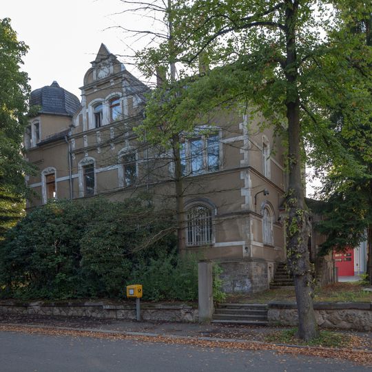 Ehemaliges Rathaus mit Vorgarten Louis-Schreiter-Straße 9