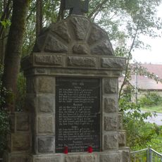 Pomník padlým na návsi v Mýtě u Tachova