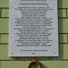 Gymnázium, tabuľa pamätná