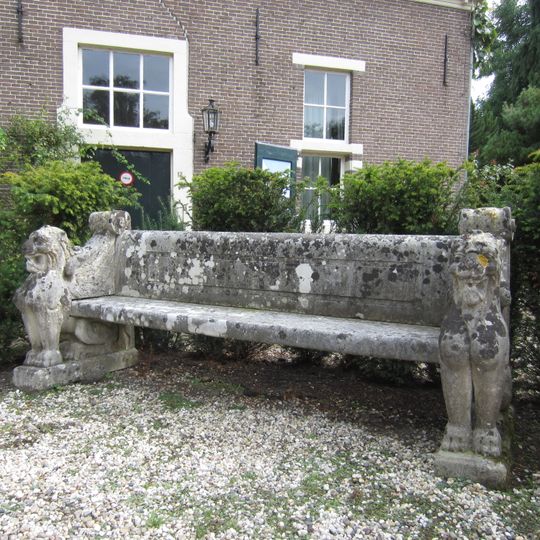 Warmelo, twee banken