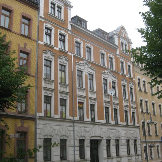Mietshaus in geschlossener Bebauung Zietenstraße 63