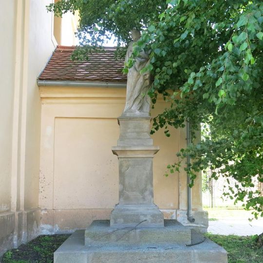 Socha svatého Augustina u kostela ve Veliké Vsi