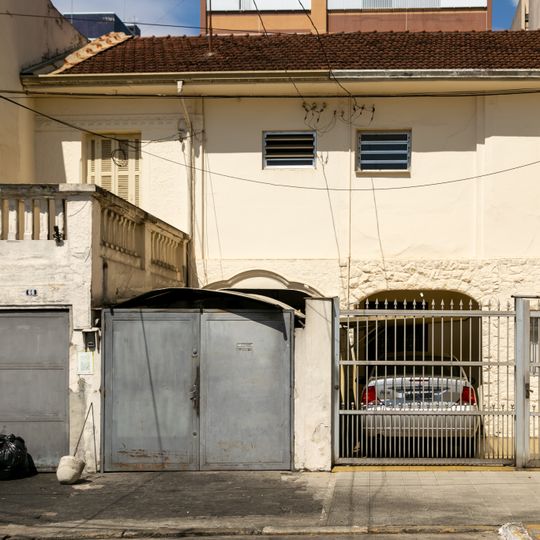 Imóvel à Rua Conceição Veloso, nº 64