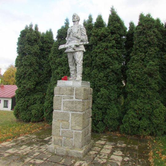 Socha Rudoarmějec ve Studené