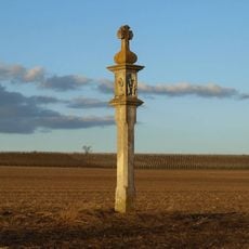 Boží muka v polích severně od Šatova