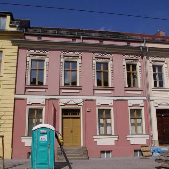 Charlottenstraße 121