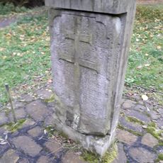 Křížový kámen zvaný Morový v Opárenském údolí