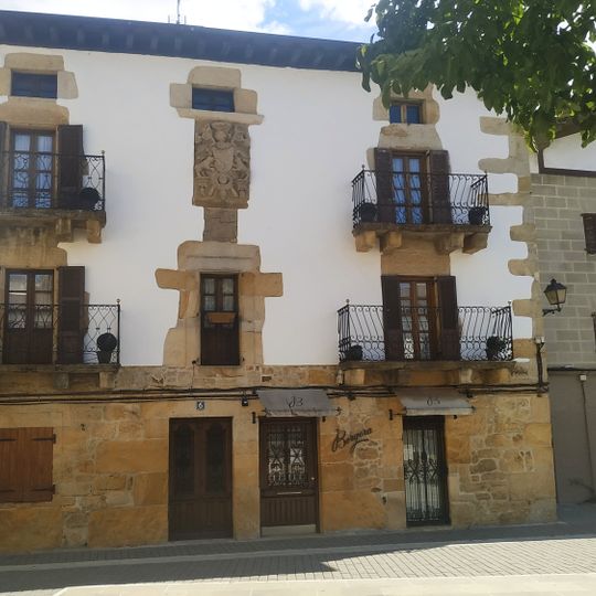 Plaza de los Fueros 6