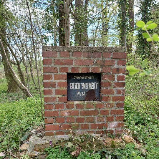 Erich Weinert monument