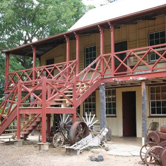 Loudoun House, Irvinebank
