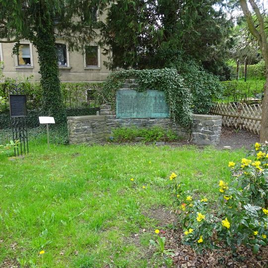 Friedenseiche und Kriegerdenkmal in Chemnitz-Berbisdorf