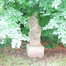 Socha svaté Kateřiny Alexandrijské v lapidáriu u muzea v Chomutově