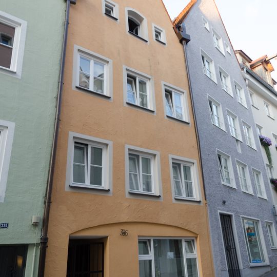 Wohn- und Geschäftshaus