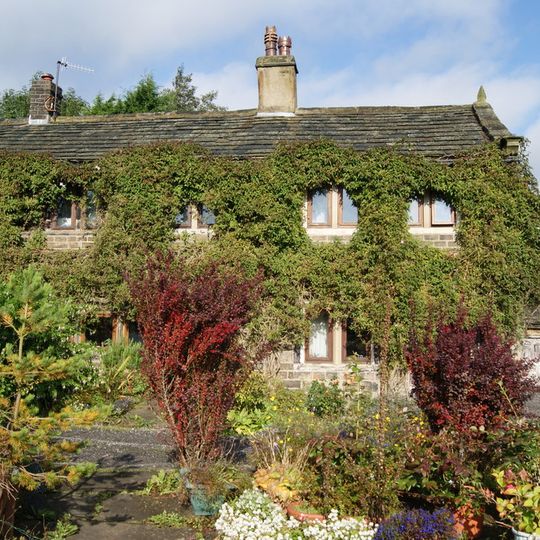 Damems Farmhouse And Attached Cottages