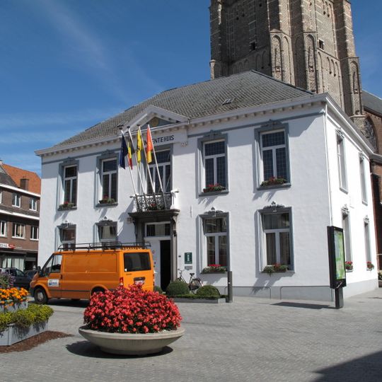 Voormalig gemeentehuis van Mol
